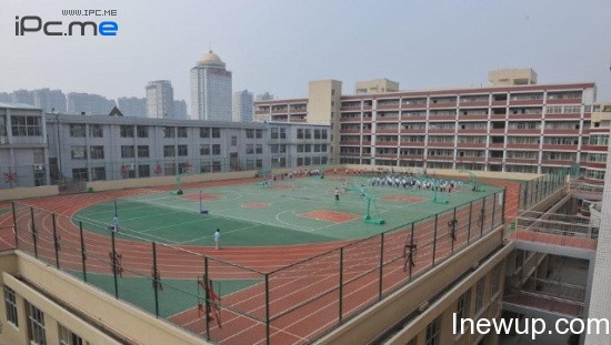 学校投资3000万建“空中操场