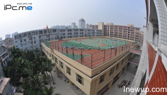 学校投资3000万建“空中操场
